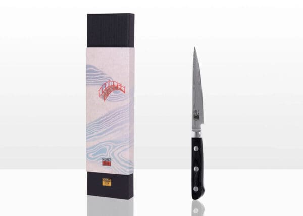 KOTAI Hashi Damascus Officemes met 12 cm lemmet naast de geschenkverpakking