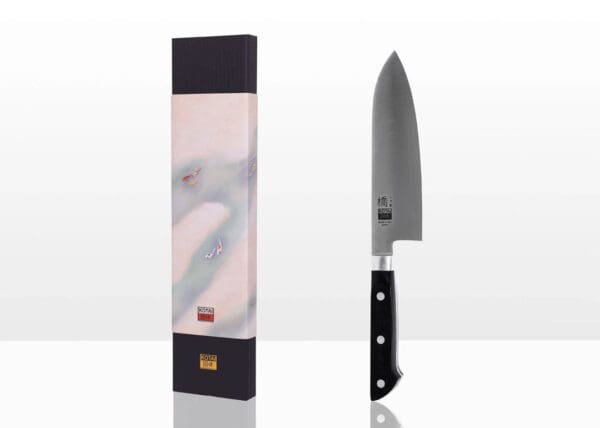 KOTAI Hashi Santoku met 17 cm lemmet naast doos