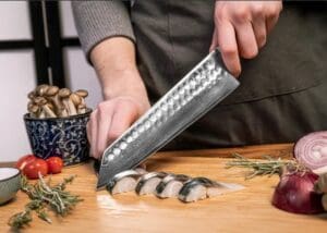 vis snijden met kotai bunka damascus koksmes kiritsuke 21 cm ebbenhout