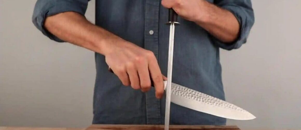 Mes slijpen met een aanzetstaal